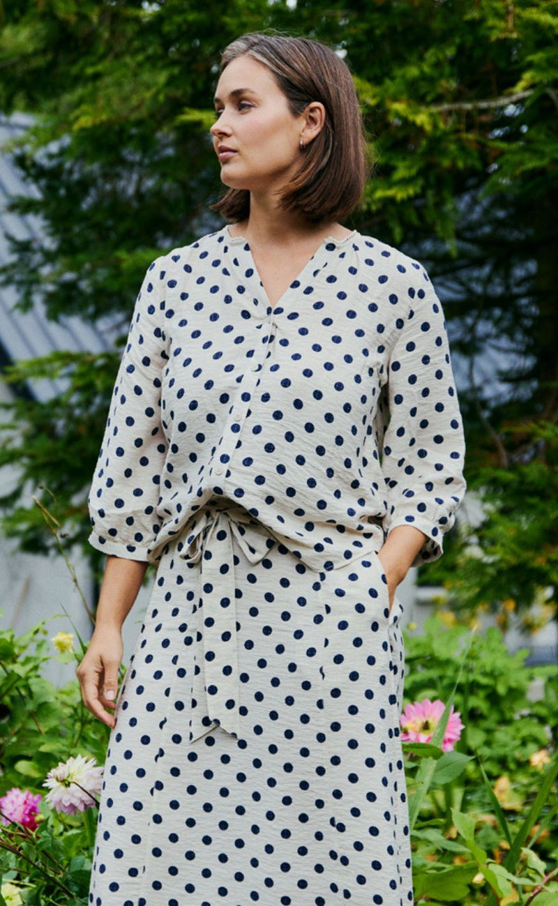 Freequent Bluse - Alma - Moonbeam w. Navy Blazer