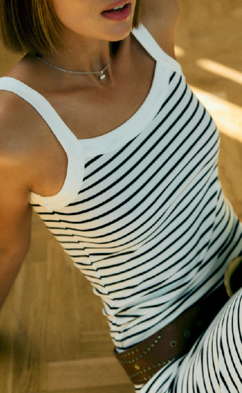 Freequent Top - Zia - Brilliant White w. Navy Blazer