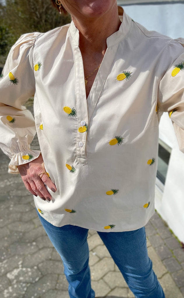 INA Copenhagen Bluse - Tiffany - Off White W. Pineapple