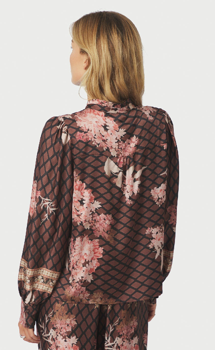 Neo Noir Bluse - Massima Botanical - Black