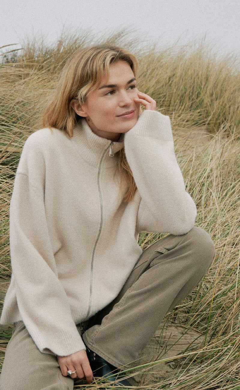 Neo Noir Cardigan - Asley - Ivory