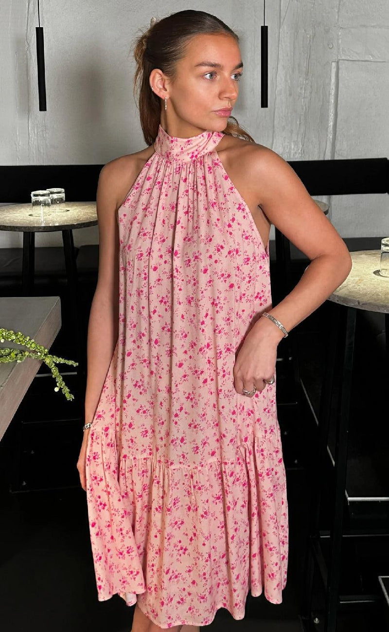Noella Kjole - London Short - Cheryl Pink Print