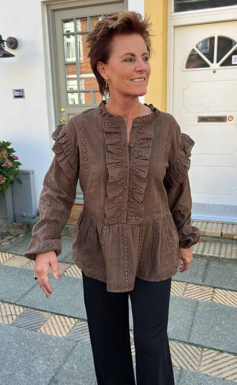 Say INA Copenhagen Bluse - Frida - Dark Brown Broderie Anglaise