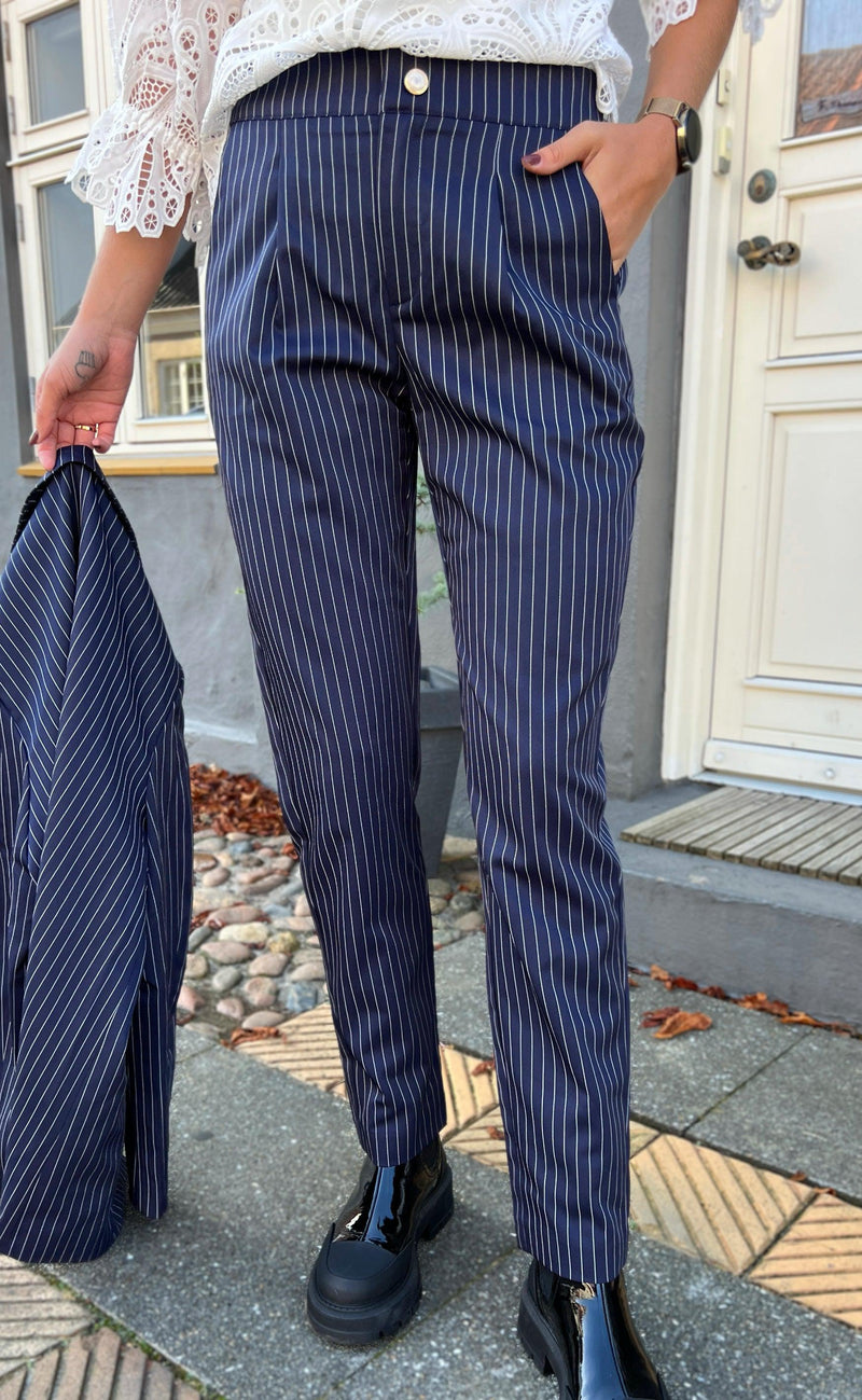 Say INA Copenhagen Bukser - Zoey Straight - Navy Pinstripe