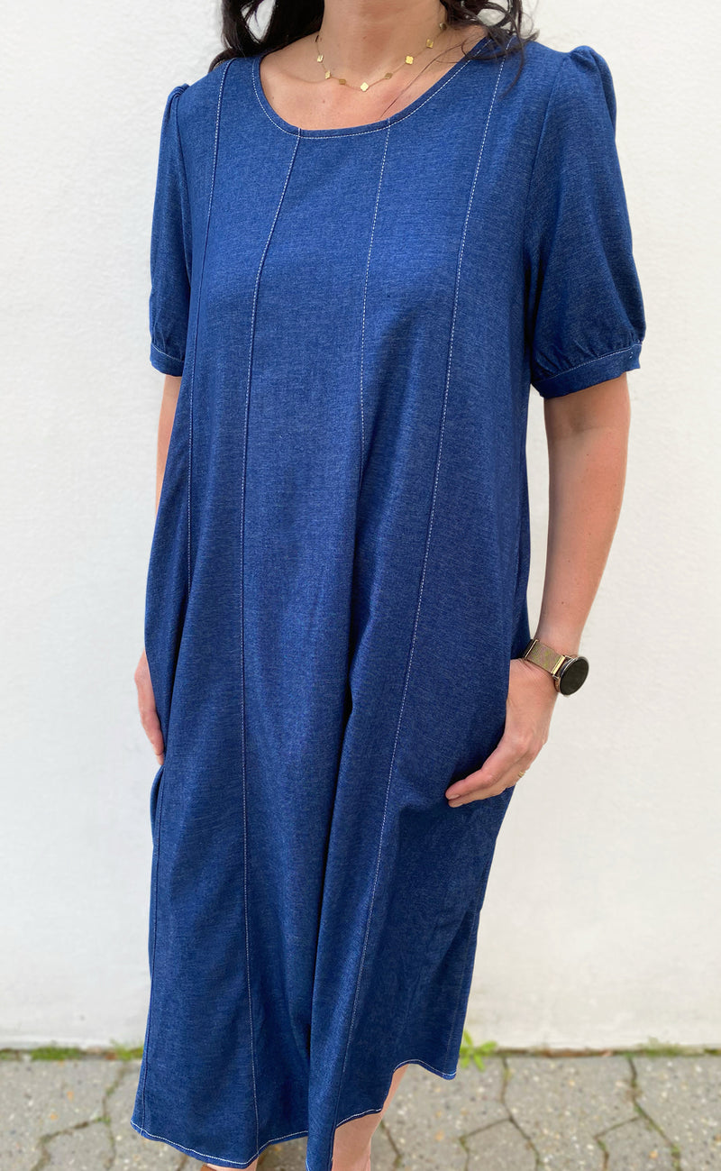 Say INA Copenhagen Kjole - Daniella Denim - Denim Blue W. White Stitches