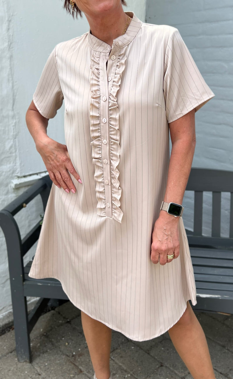Say INA Copenhagen Kjole - Flora - Beige Pinstripe