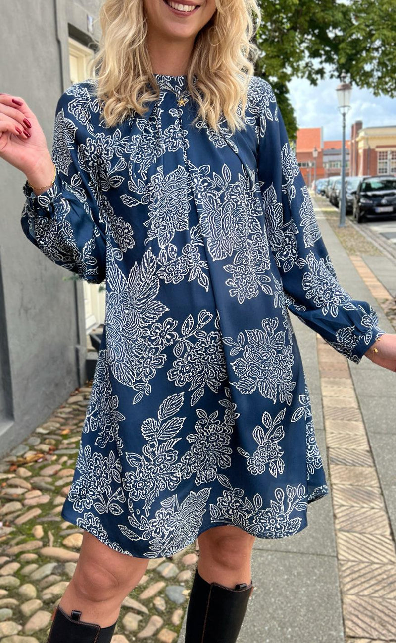 Say INA Copenhagen Kjole - Hazel - Navy Blue Flower