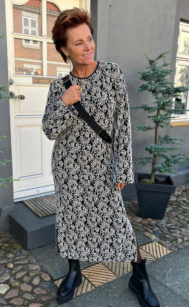 Say INA Copenhagen Kjole - Lanza - Black W. White Paisley