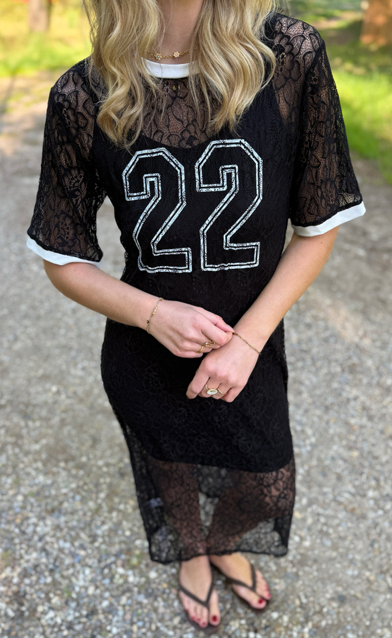 Say INA Copenhagen Kjole - Susanna Football - Black Lace (vendbar)