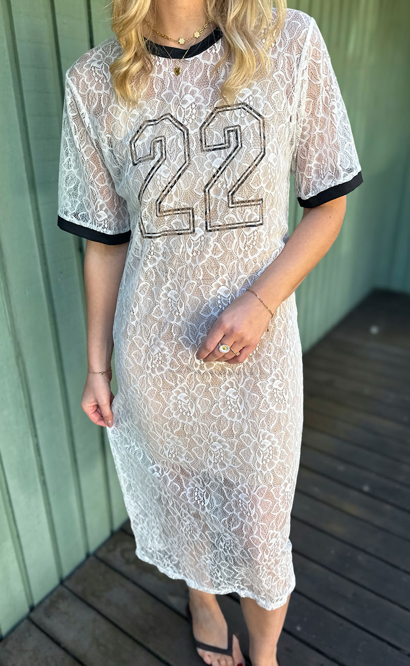 Say INA Copenhagen Kjole - Susanna Football - White Lace (vendbar)