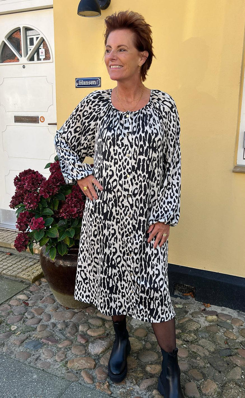 Say INA Copenhagen Kjole - Zanna - White / Black Leopard