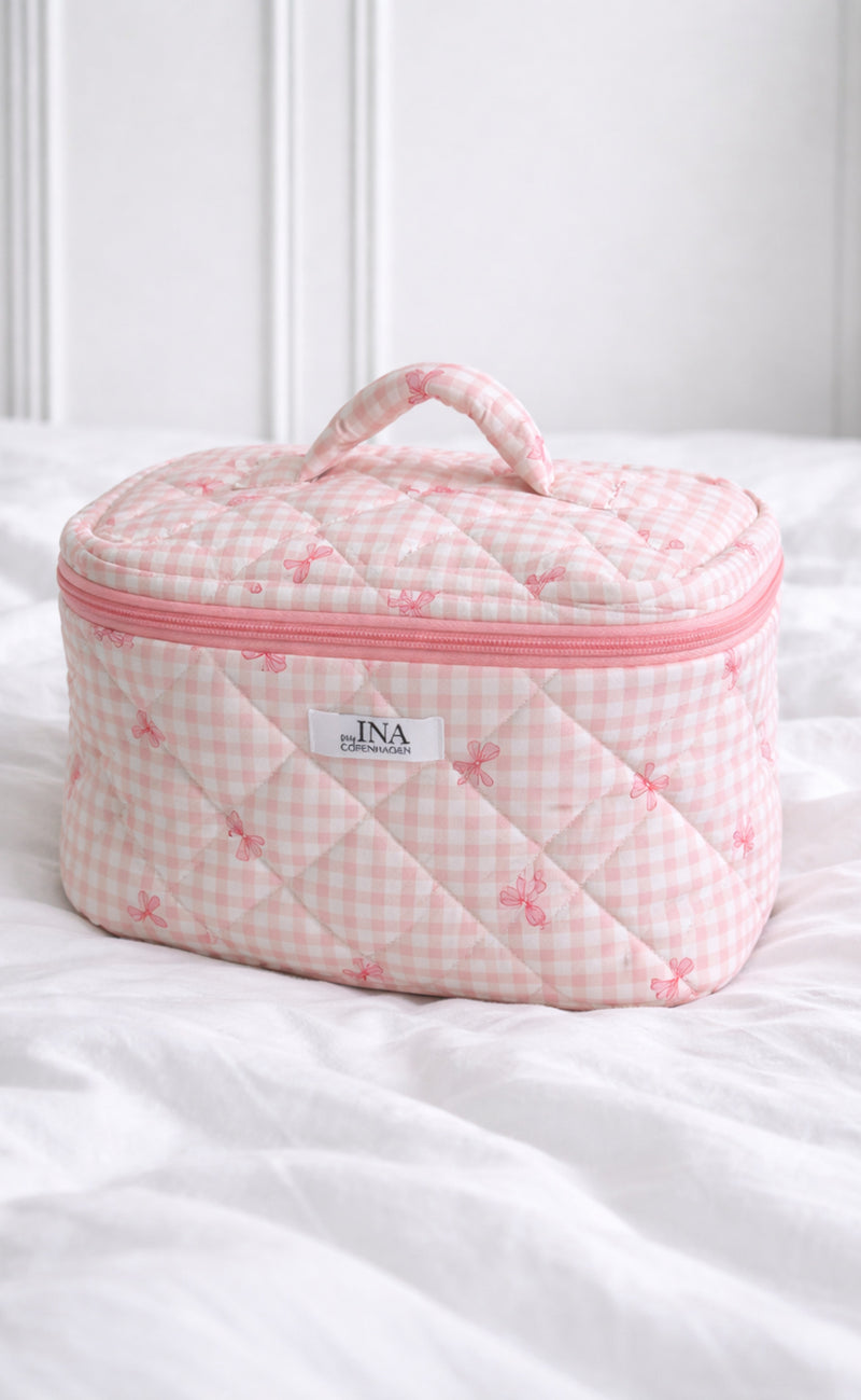 Say INA Copenhagen Makeup Taske - Big - Pink Checks W. Bows