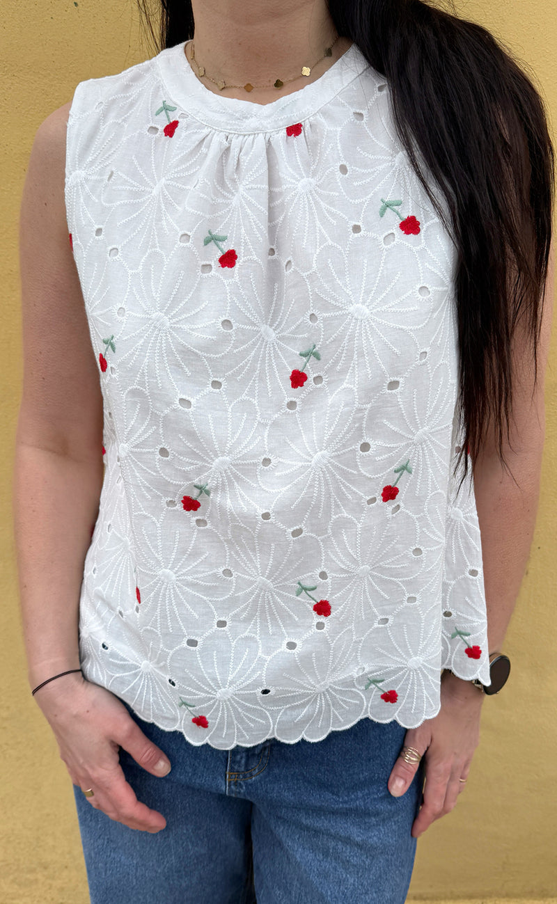 Say INA Copenhagen Top - Silja - White Lace W. Embroidery Flowers