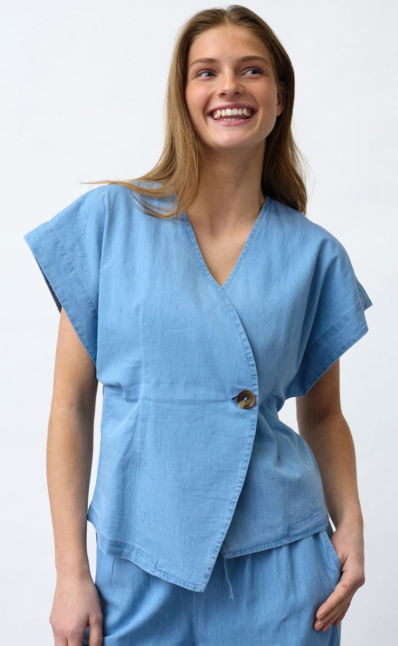 Sisters Point Vest - EVELA-VE3 - L. Blue Denim