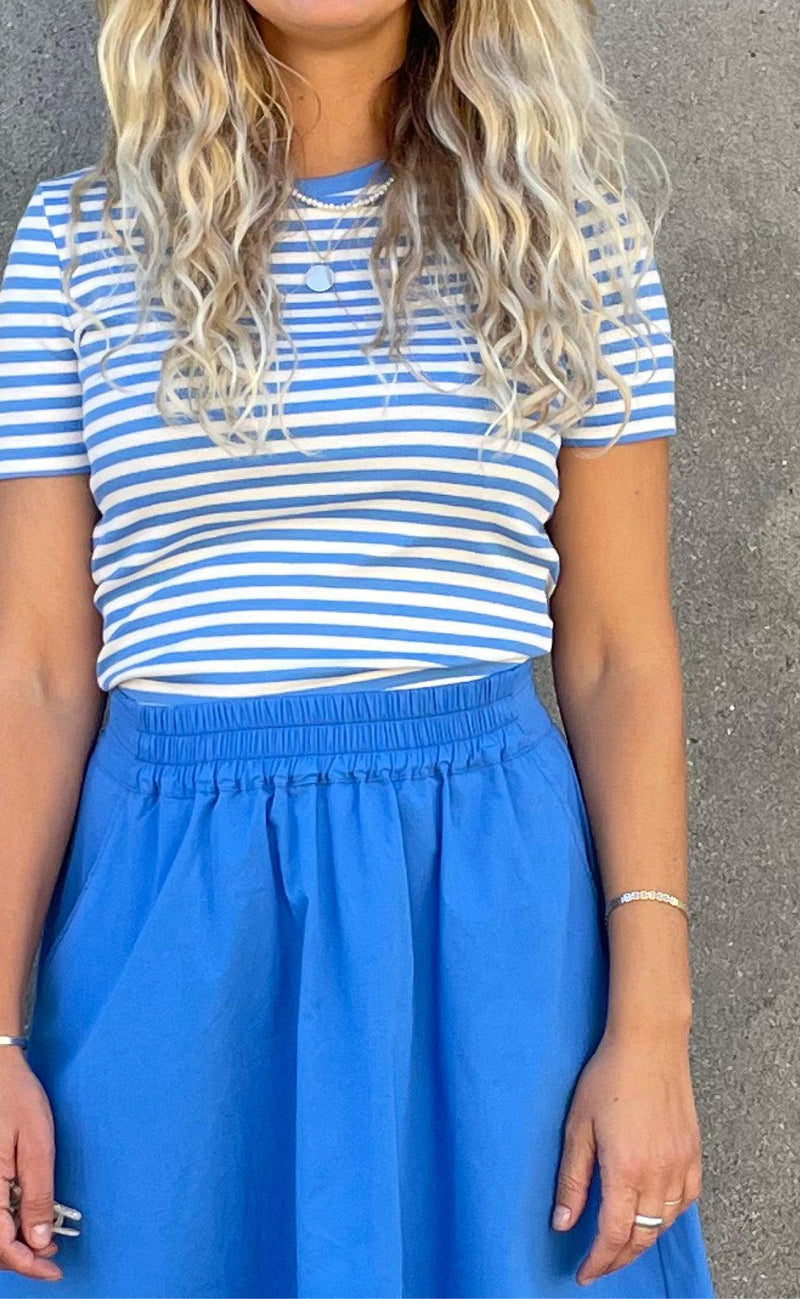 Basic Apparel T-shirt - Ludmilla - Azure Blue / Birch