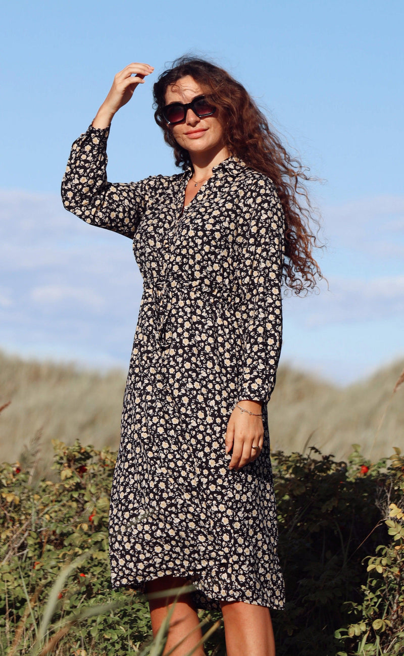 Say INA Copenhagen Kjole - Louisa - Black/Yellow Flower