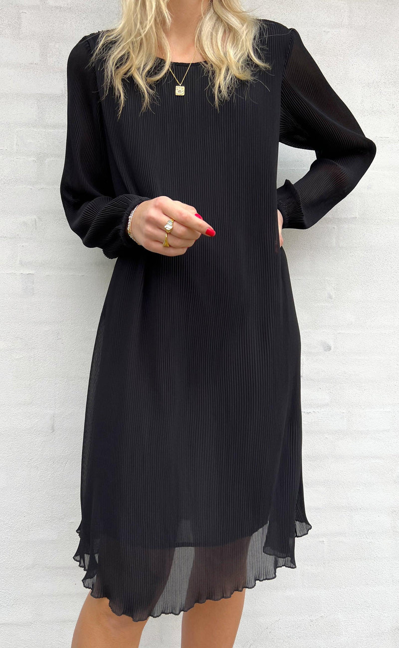 Say INA Copenhagen Kjole - Victoria Plisse - Black