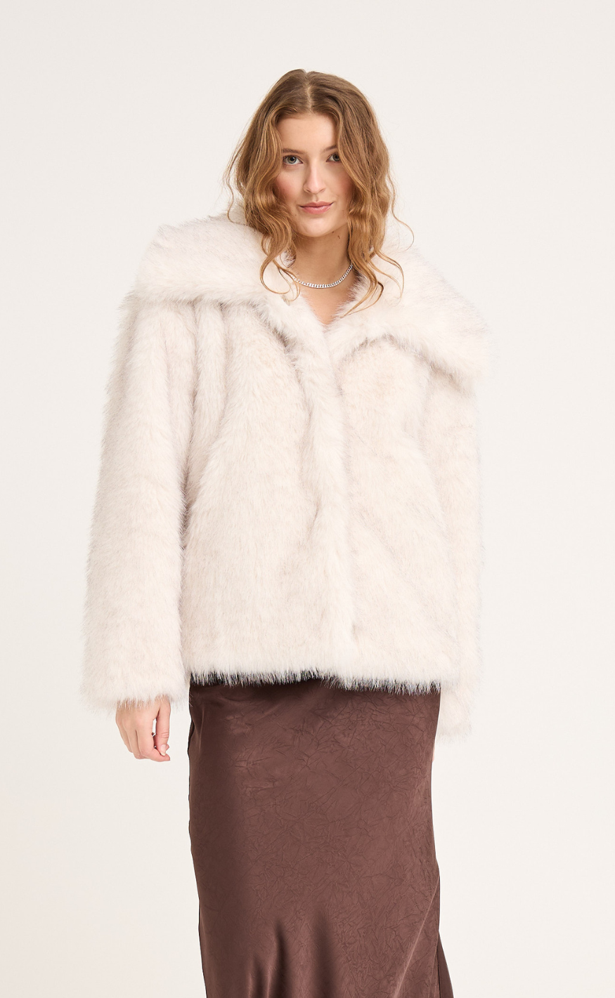 A-View Jakke - Fur - White/Black