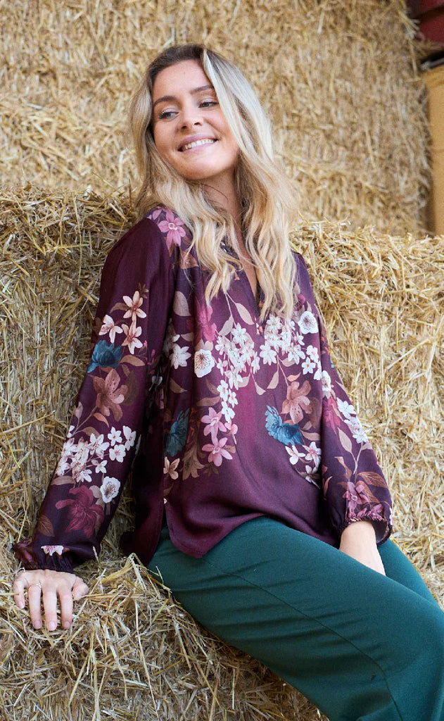 Black Colour Bluse - Zendaya - Plum Flower