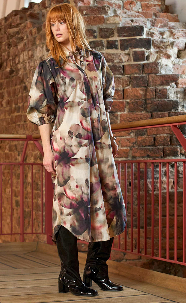 Black Colour Kjole - Filora - Plum Flower