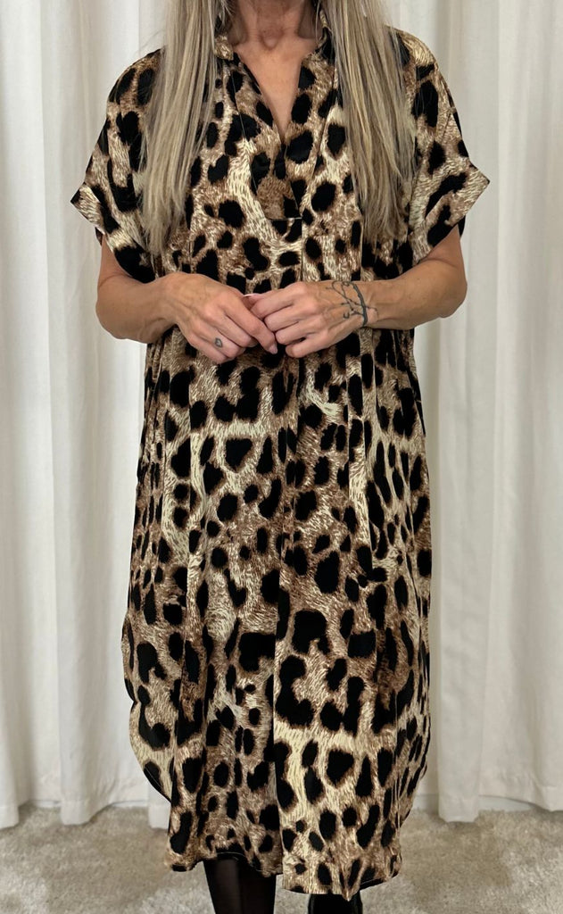 Black Colour Kjole - Luna Kaftan - Golden Leopard