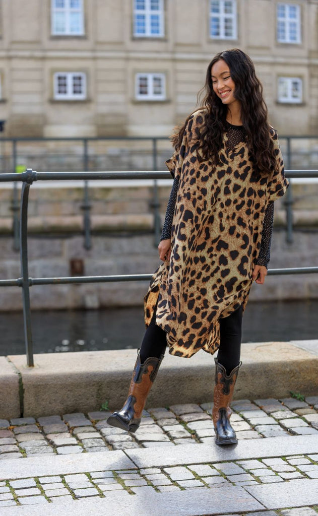 Black Colour Kjole - Luna Kaftan - Golden Leopard