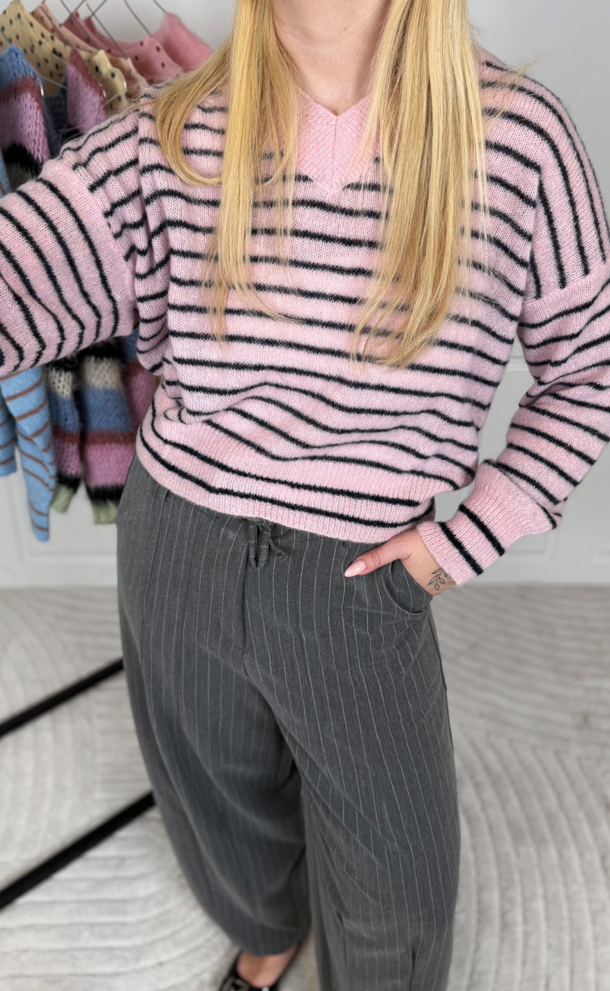 Black Colour Strik - Dell Striped - Rose