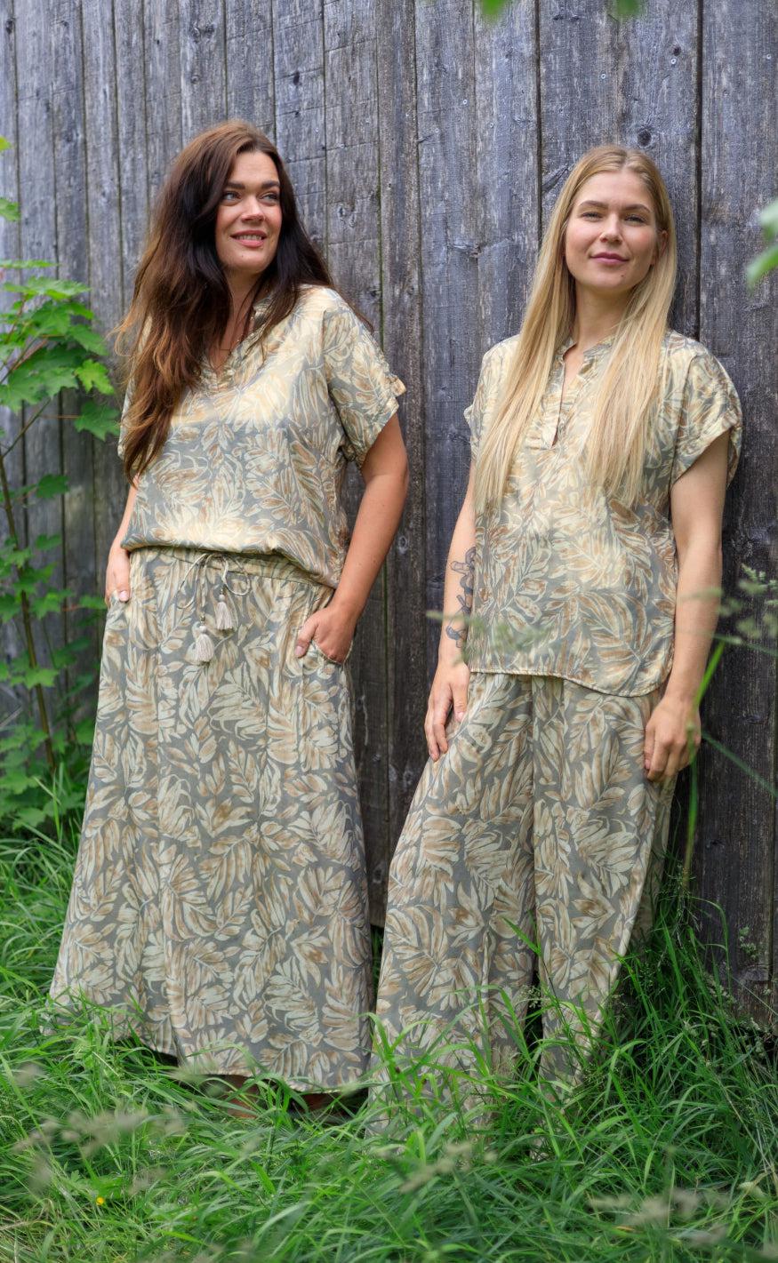 Black Colour Top - Luna Andrea - Golden Sand