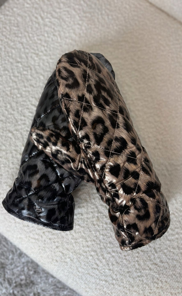 Black Colour Vanter - Nadina - Golden Leo