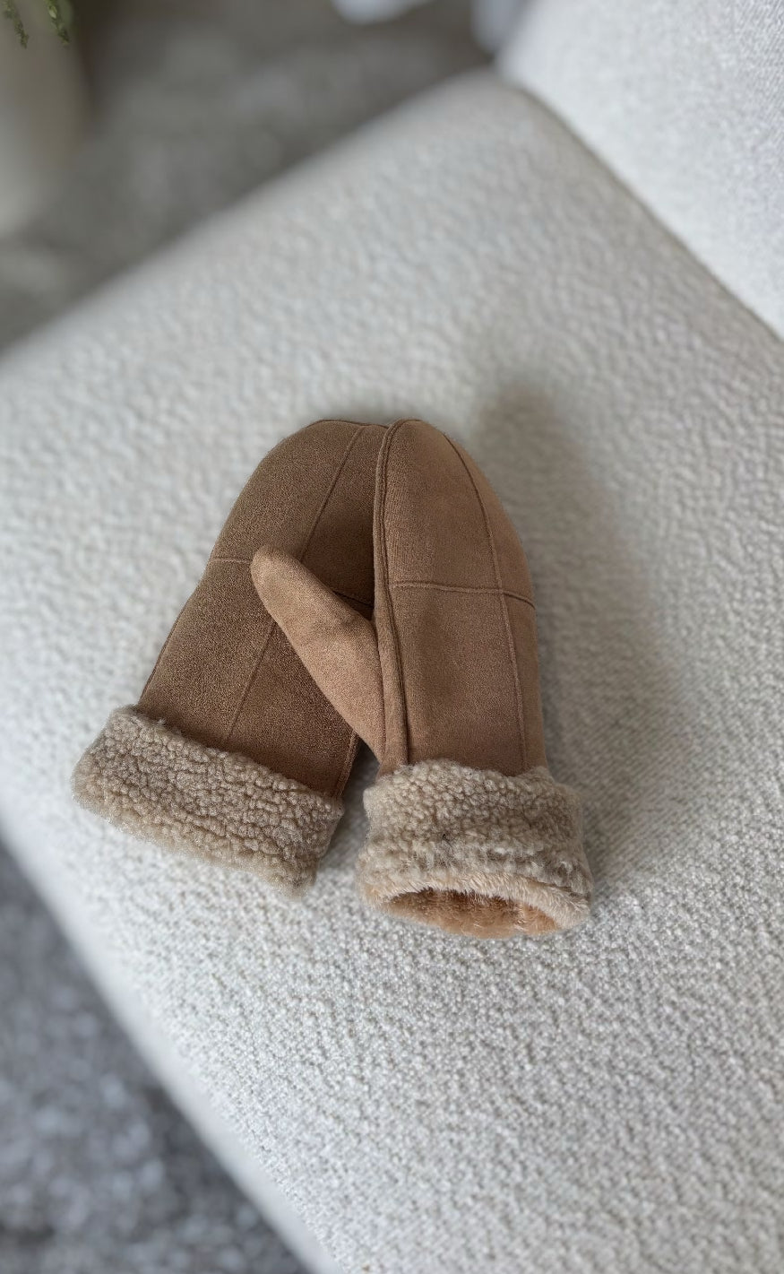 Black Colour Vanter - Ryan - Camel