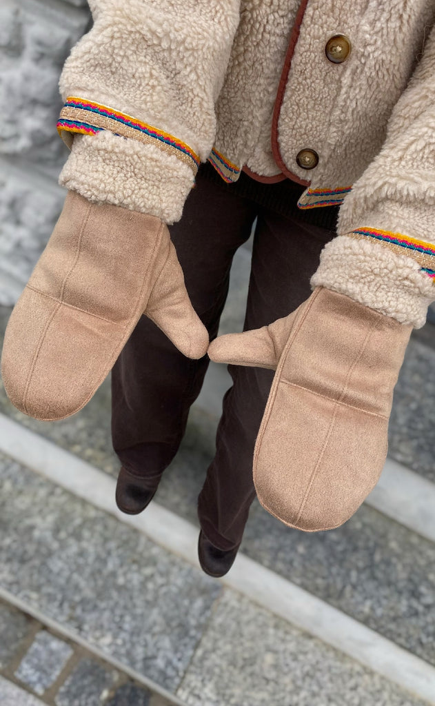 Black Colour Vanter - Ryan - Camel