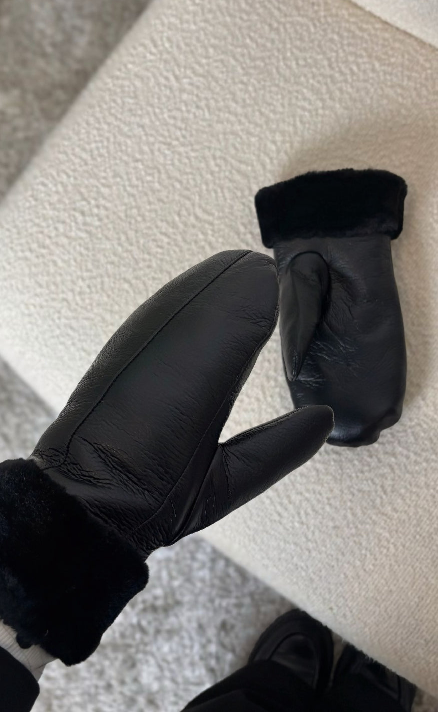 Black Colour Vanter - Tian - Black