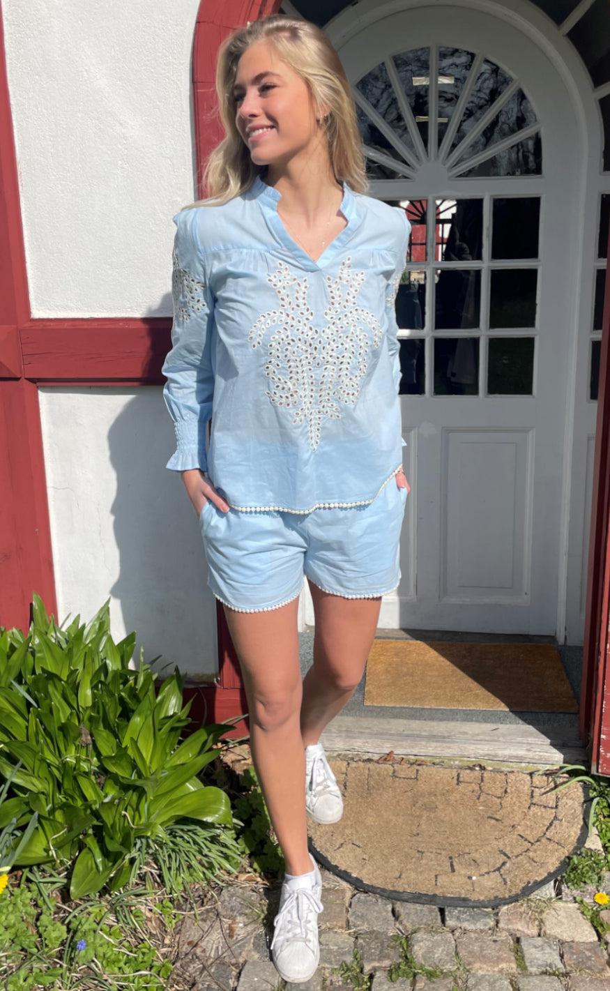 Continue Bluse - Asta - Light Blue White