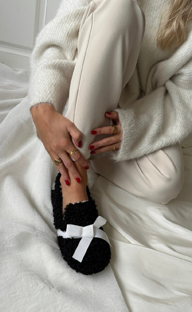 Copenhagen Shoes Hjemmesko - My Fair Lady - Black Off W. Laze