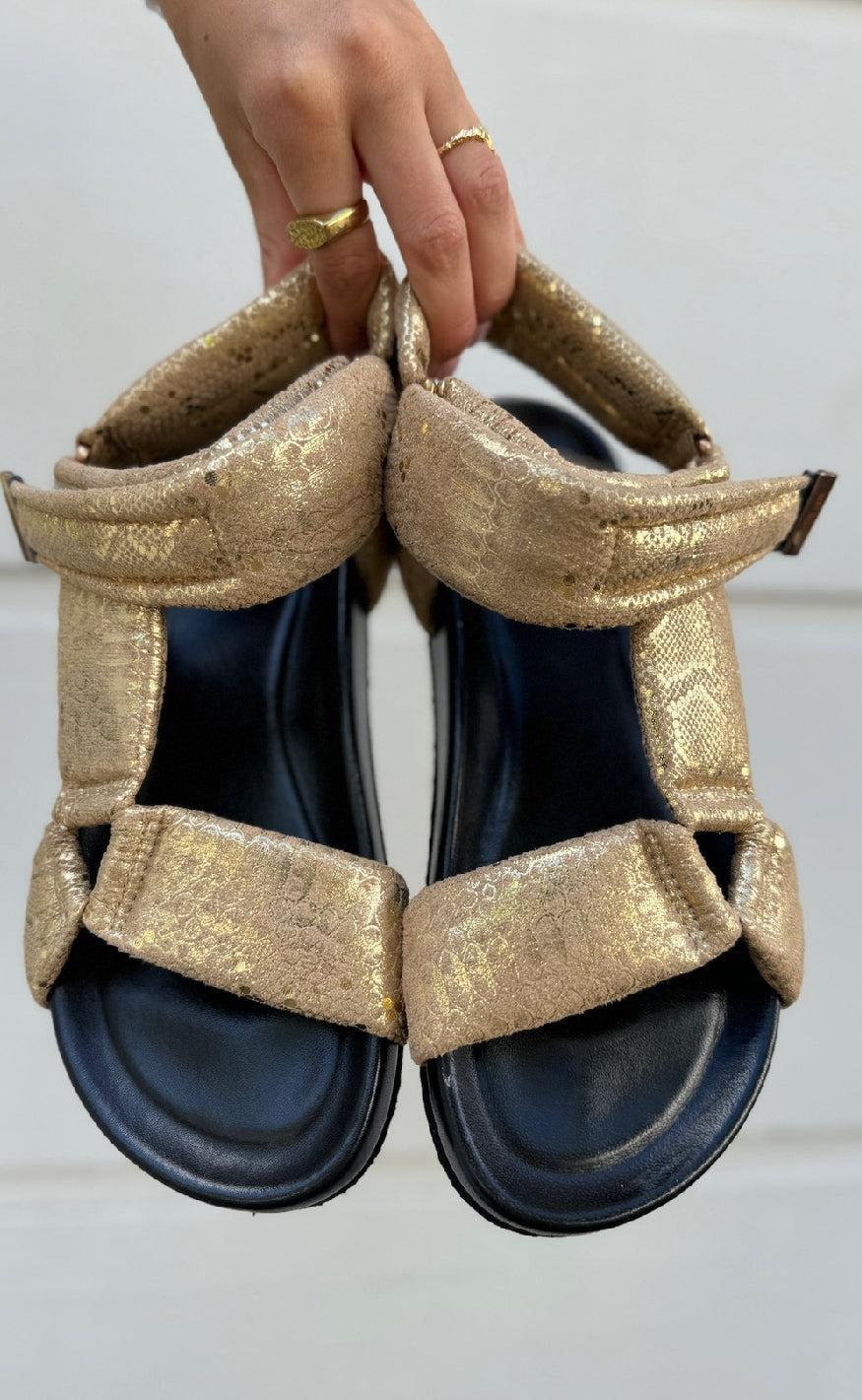 Copenhagen Shoes Sandaler - Carrie Moon - Gold Snake