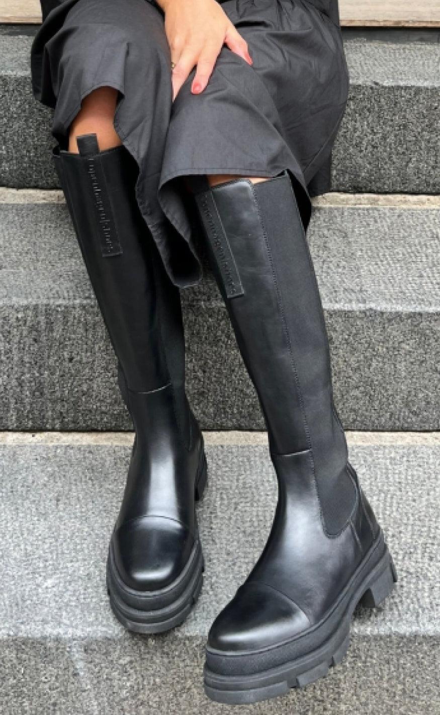 Copenhagen Shoes Støvle - Follow Me - Black (With Black Stiches)
