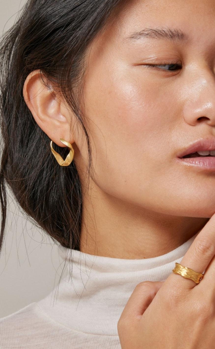 ENAMEL Copenhagen Ørering - Daia - Gold Colour