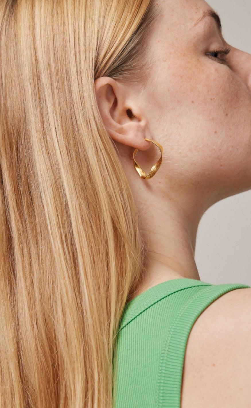 ENAMEL Copenhagen - Ørering - Hoops Scarlet Small - Gold Colour