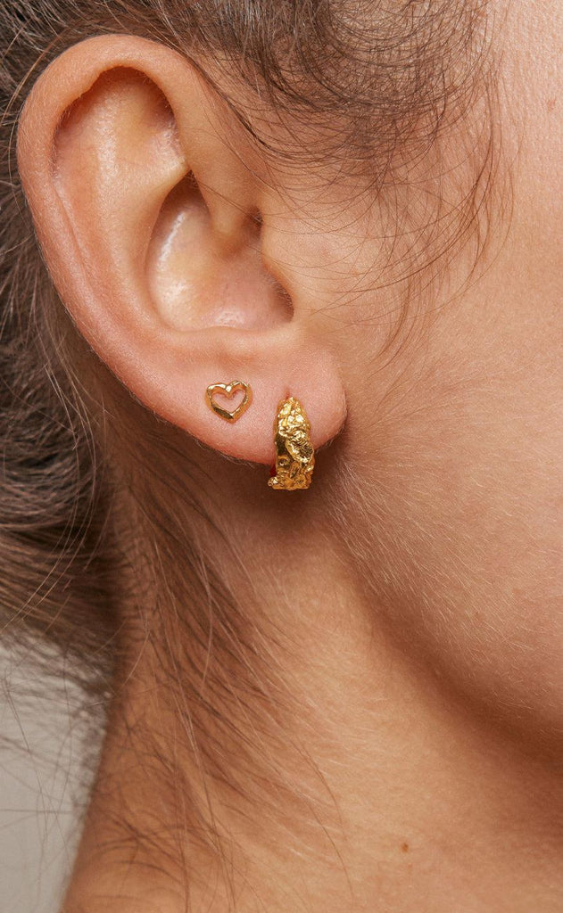 ENAMEL Copenhagen Øreringe - Studs Organic Heart - Gold Colour