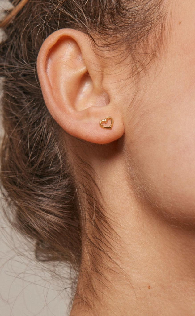 ENAMEL Copenhagen Øreringe - Studs Organic Heart - Gold Colour