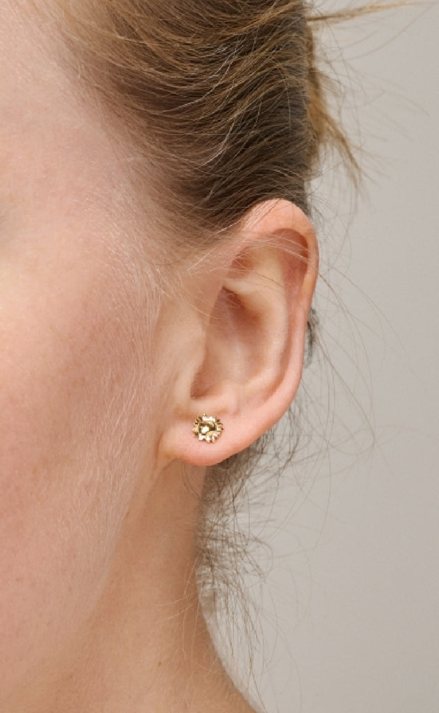 ENAMEL Copenhagen Øreringe - Studs Sunshine - Gold Colour