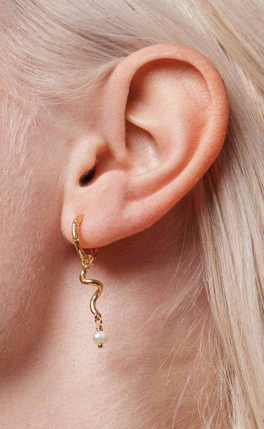 ENAMEL Copenhagen Øreringe - Twist - Gold Colour