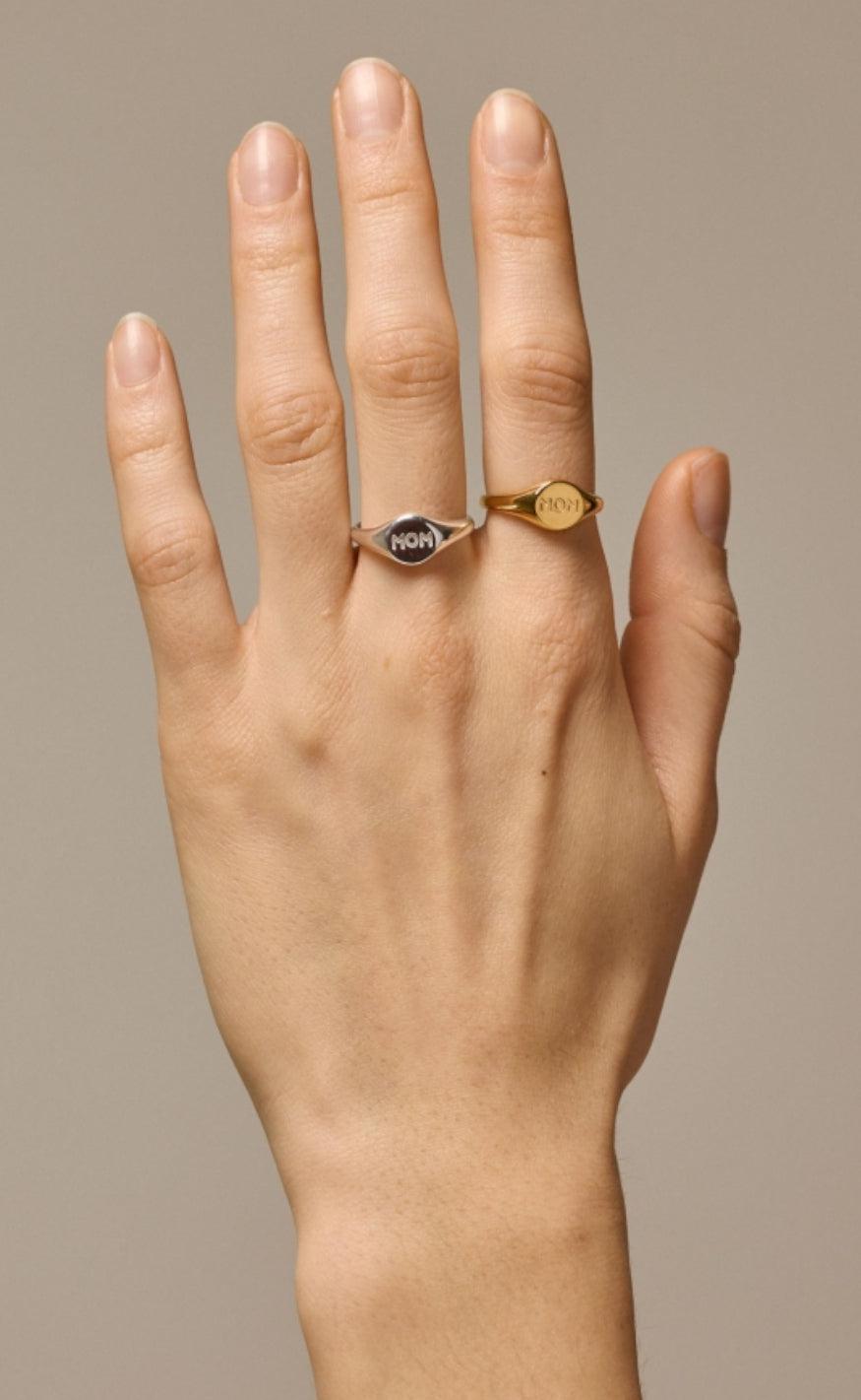 ENAMEL Copenhagen Ring - Mom Signet - Gold Colour