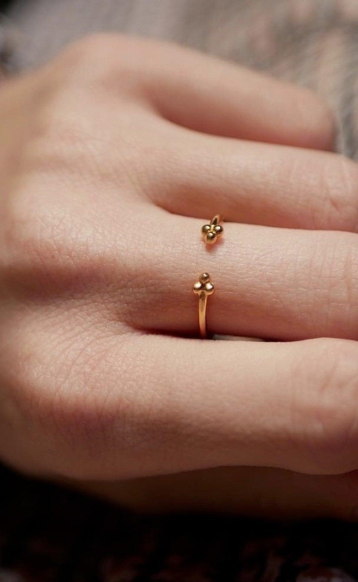 ENAMEL Copenhagen Ring - Simple Flower - Gold Colour