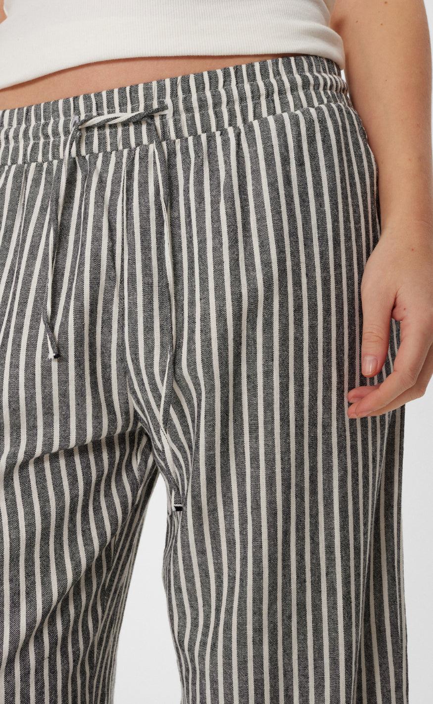 Freequent Bukser - Lava - Black W. Off White