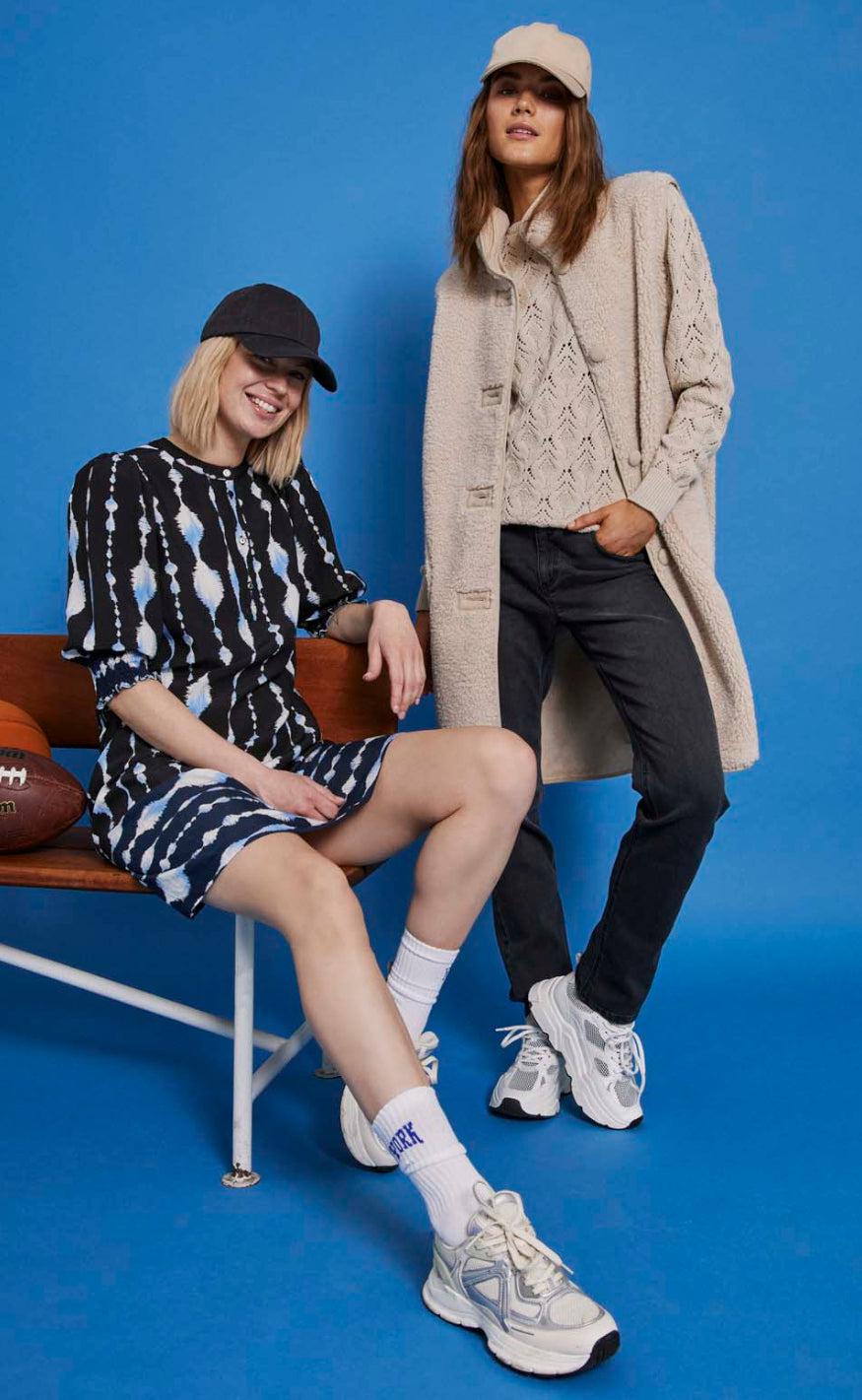 Freequent Kjole - Aby - Black W. Navy Blazer