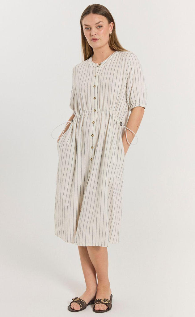 Freequent Kjole - Lava - Star Off-white w. Navy Blazer