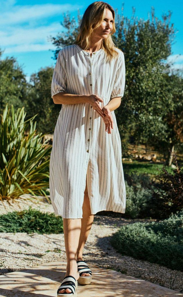 Freequent Kjole - Lava - Star Off-white w. Navy Blazer