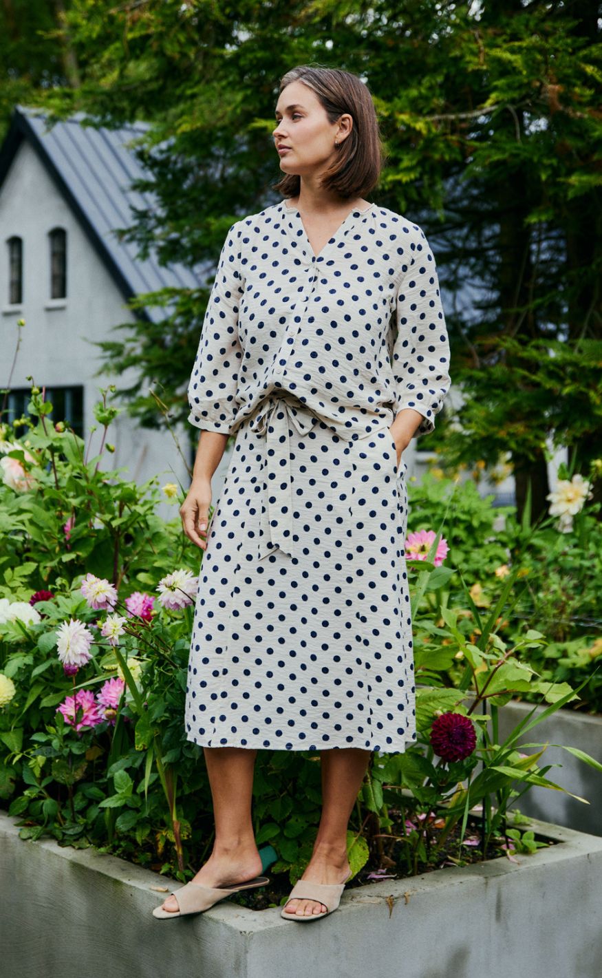 Freequent Nederdel - Alma - Moonbeam w. Navy Blazer