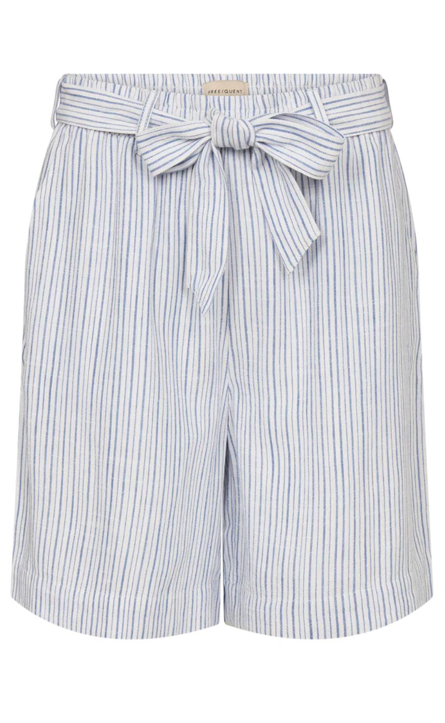 Freequent Shorts - Lavara - Brilliant White/Ultramarine